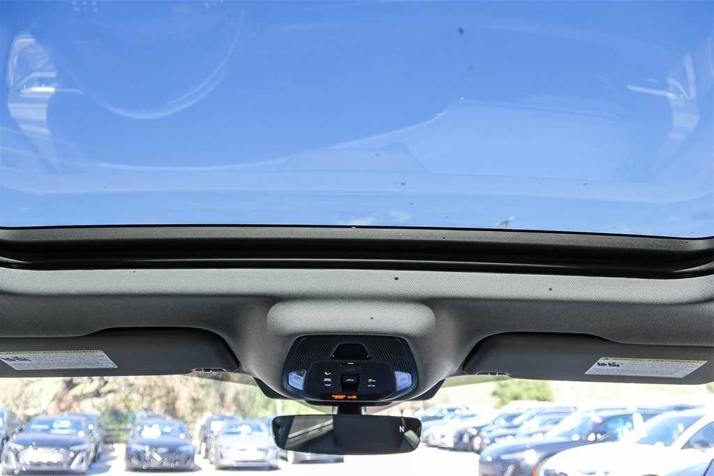 Thumbnail: 2025 Audi Q5 - 12