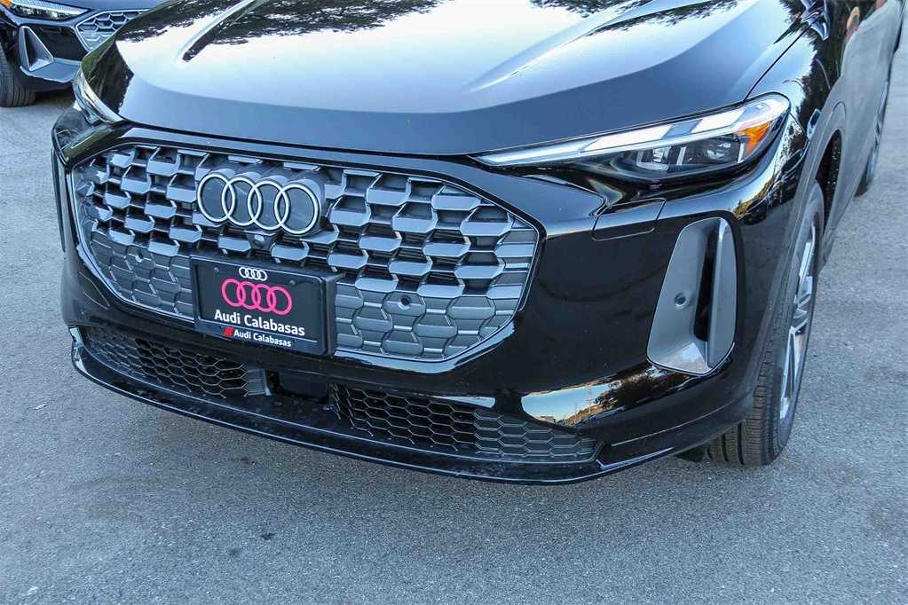 Thumbnail: 2025 Audi Q5 - 8