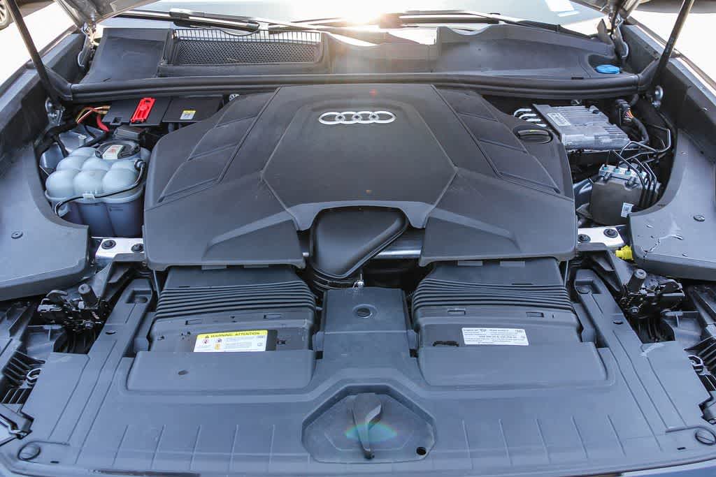 Thumbnail: 2021 Audi Q8 - 26