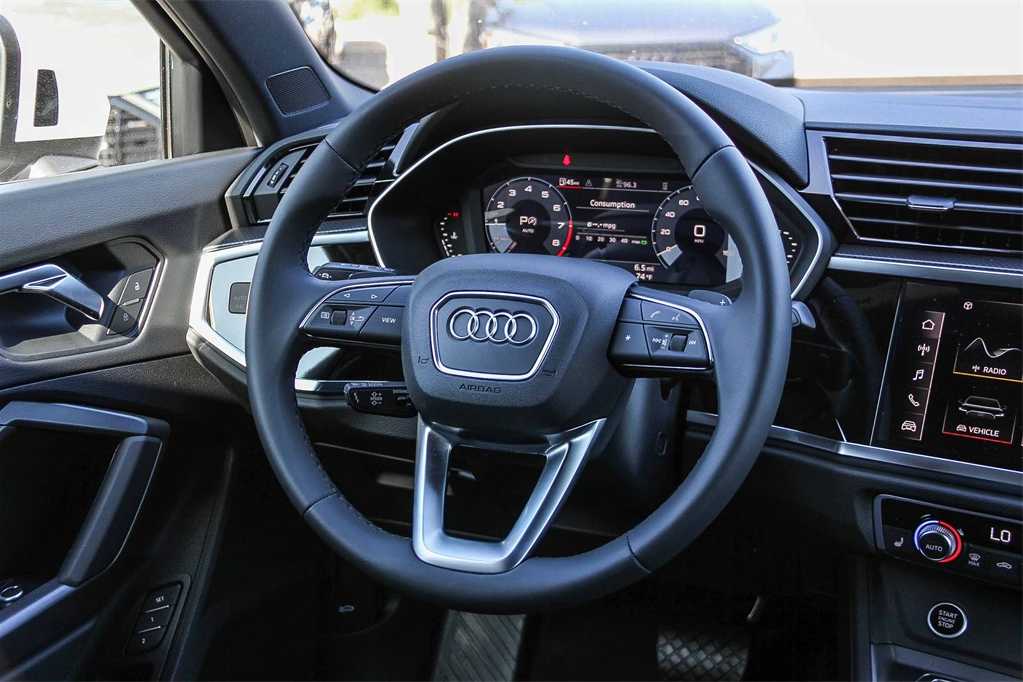 Thumbnail: 2025 Audi Q3 - 16