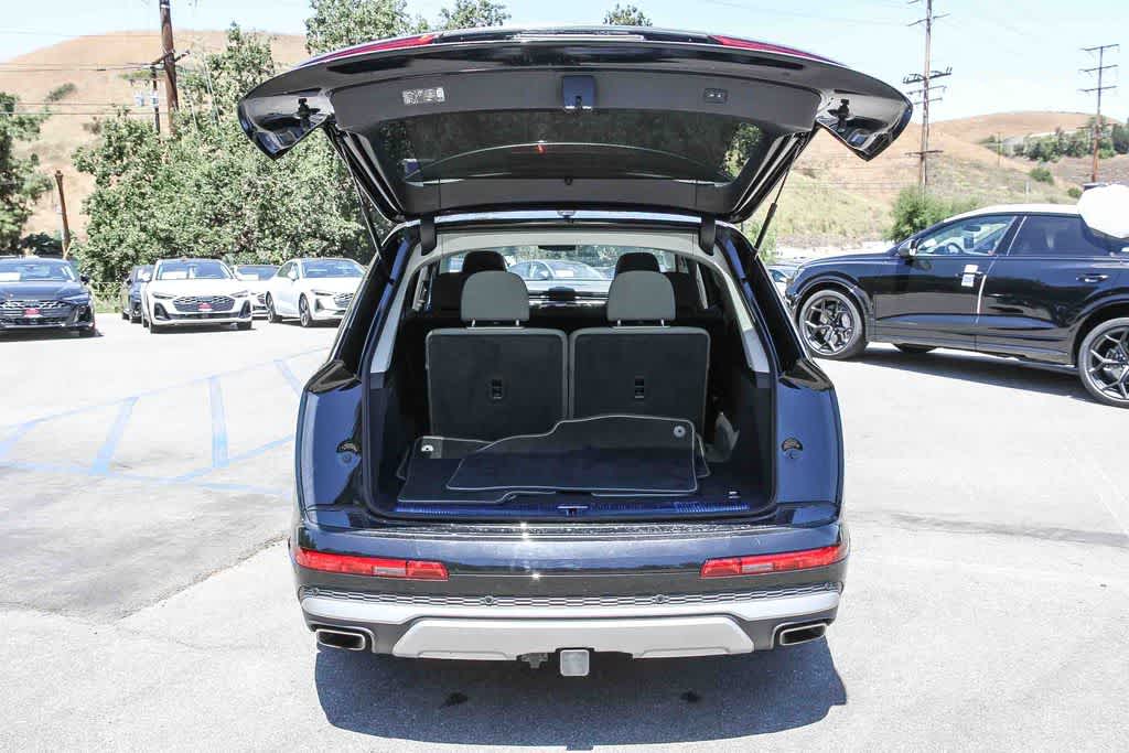 Thumbnail: 2025 Audi Q7 - 26