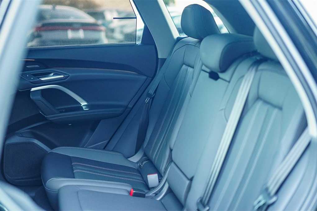 Thumbnail: 2025 Audi Q5 - 18