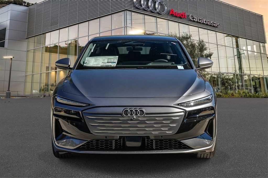 Thumbnail: 2025 Audi e-tron S - 2