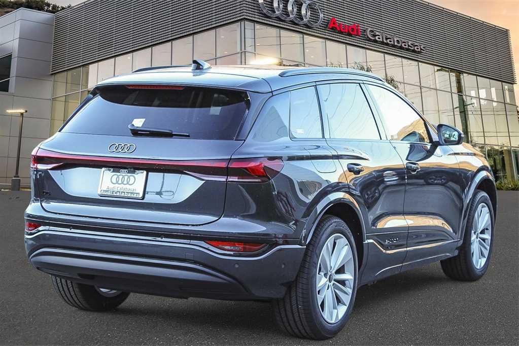 2025 Audi Q6 E-tron Premium photo 4