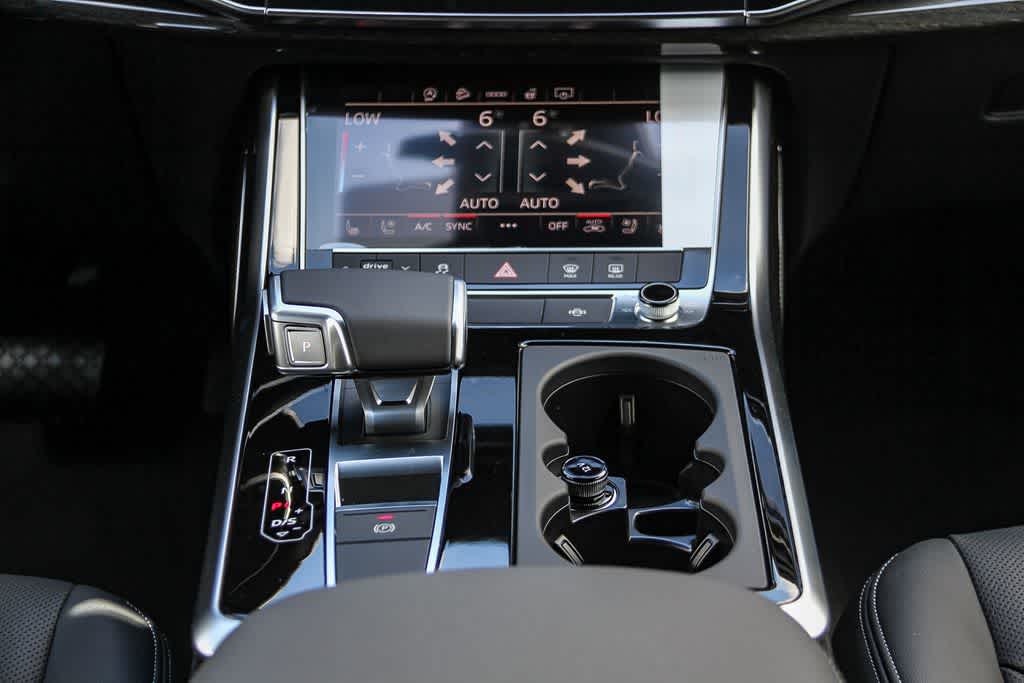 Thumbnail: 2026 Audi Q7 - 14