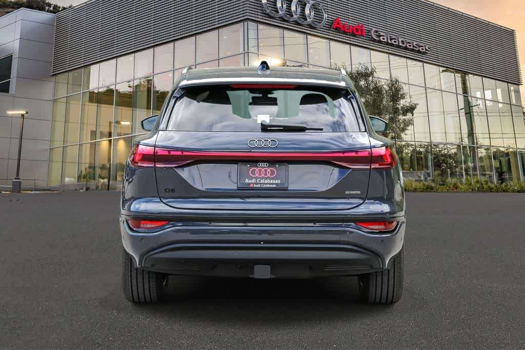 Thumbnail: 2025 Audi Q6 e-tron - 3