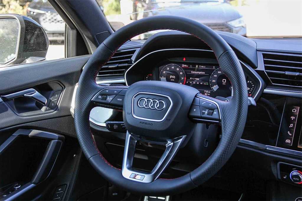 Thumbnail: 2025 Audi Q3 - 16