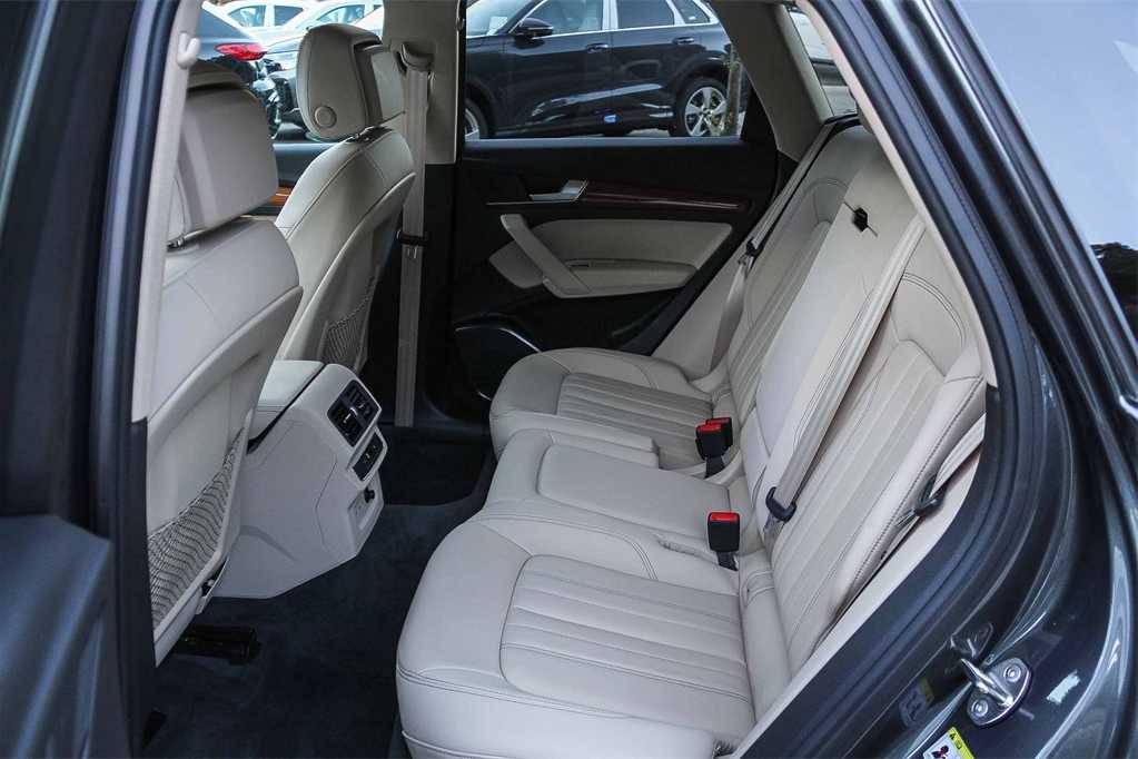 Thumbnail: 2022 Audi Q5 - 17