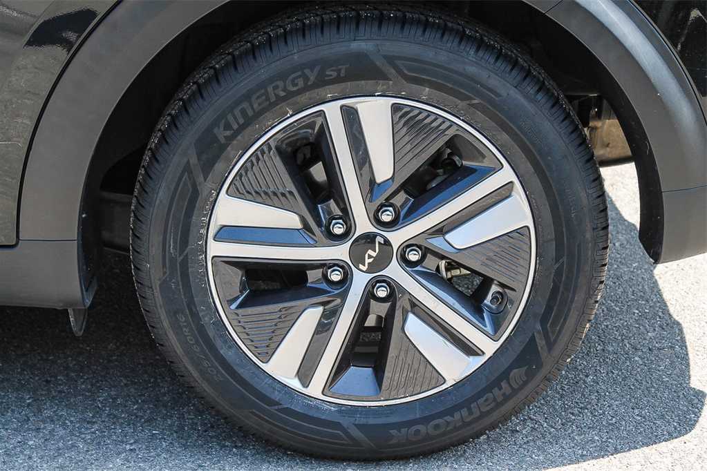 Thumbnail: 2022 Kia Niro - 11