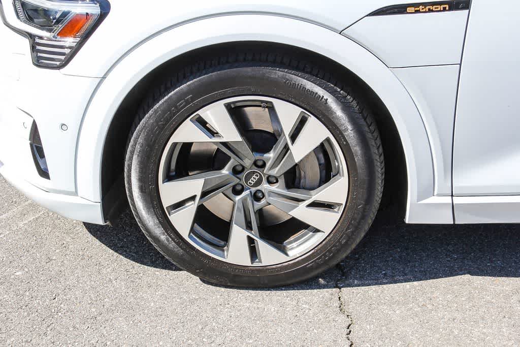 Thumbnail: 2023 Audi e-tron - 9