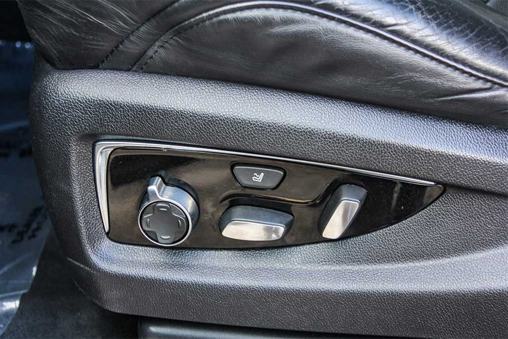 Thumbnail: 2017 Cadillac Escalade - 22