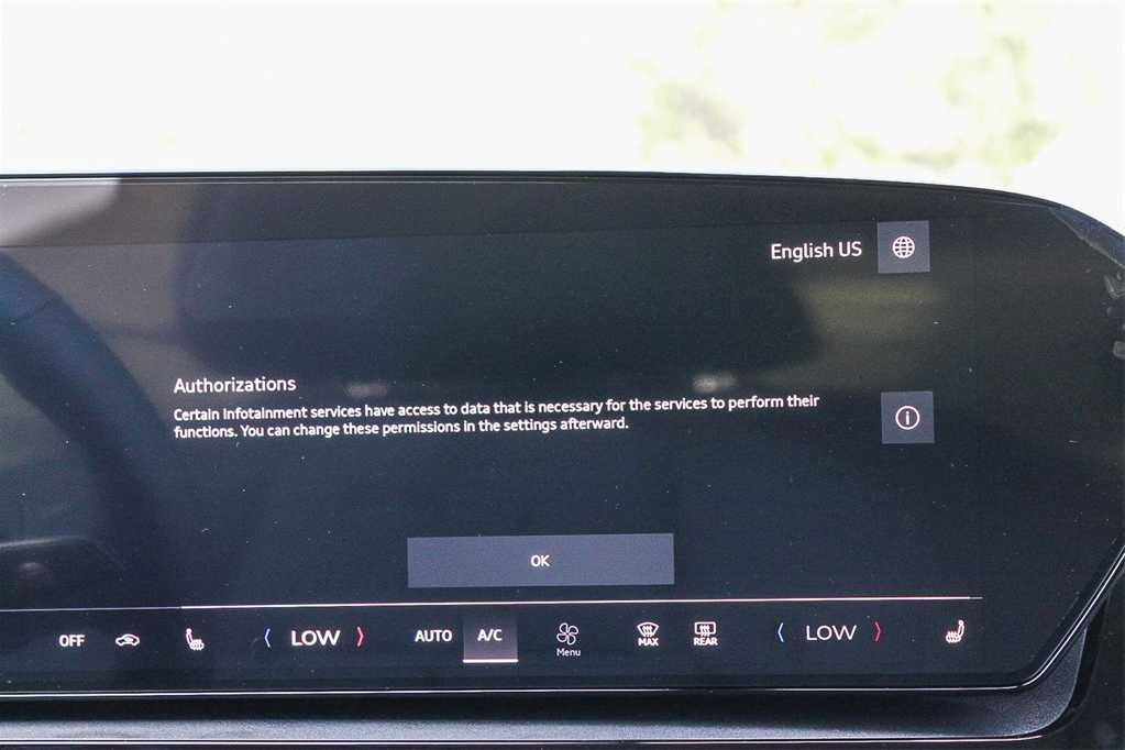 Thumbnail: 2025 Audi Q6 e-tron - 13