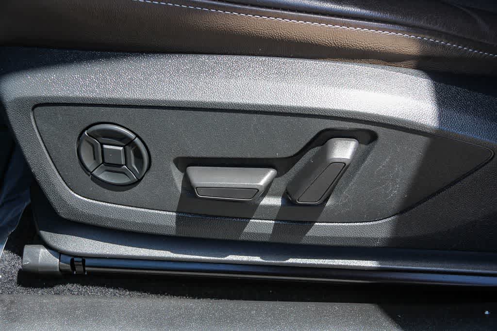 Thumbnail: 2023 Audi Q4 e-tron - 21