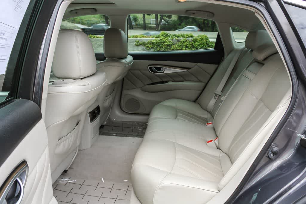 Thumbnail: 2015 INFINITI Q70 - 17