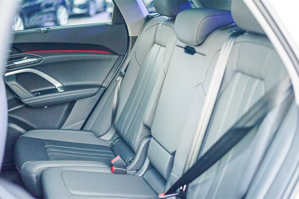 Thumbnail: 2025 Audi Q5 - 19