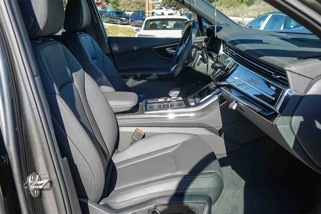 Thumbnail: 2025 Audi Q7 - 19