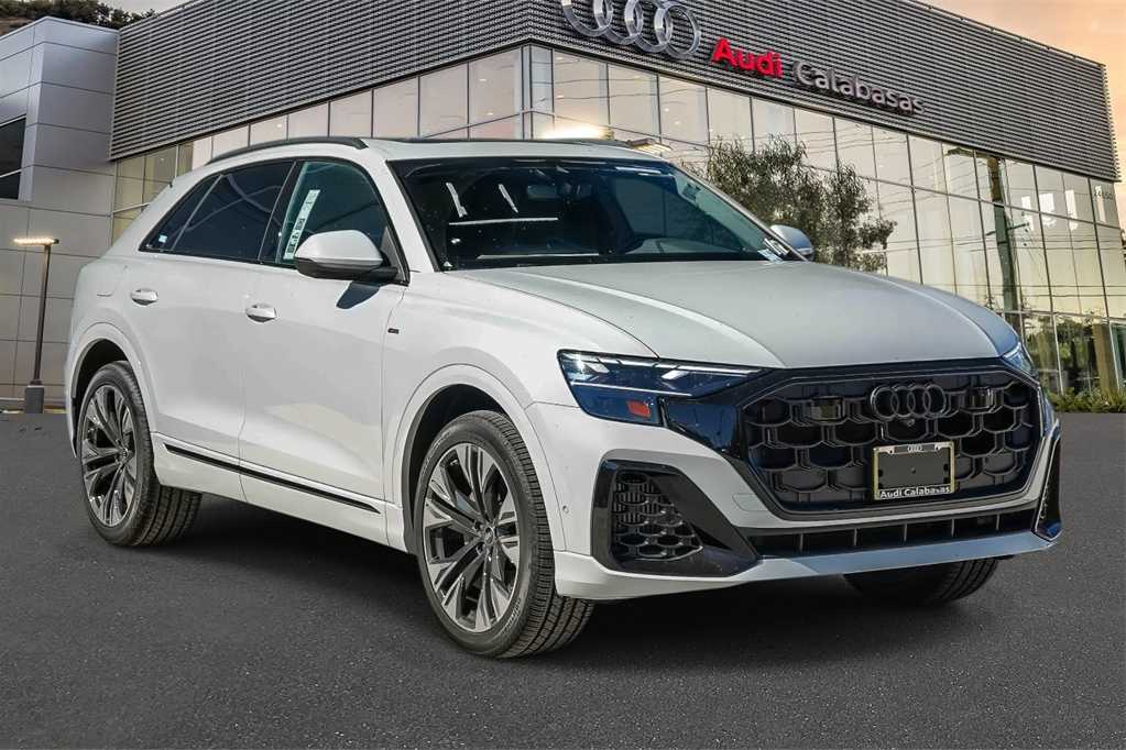 Thumbnail: 2025 Audi Q8 - 3