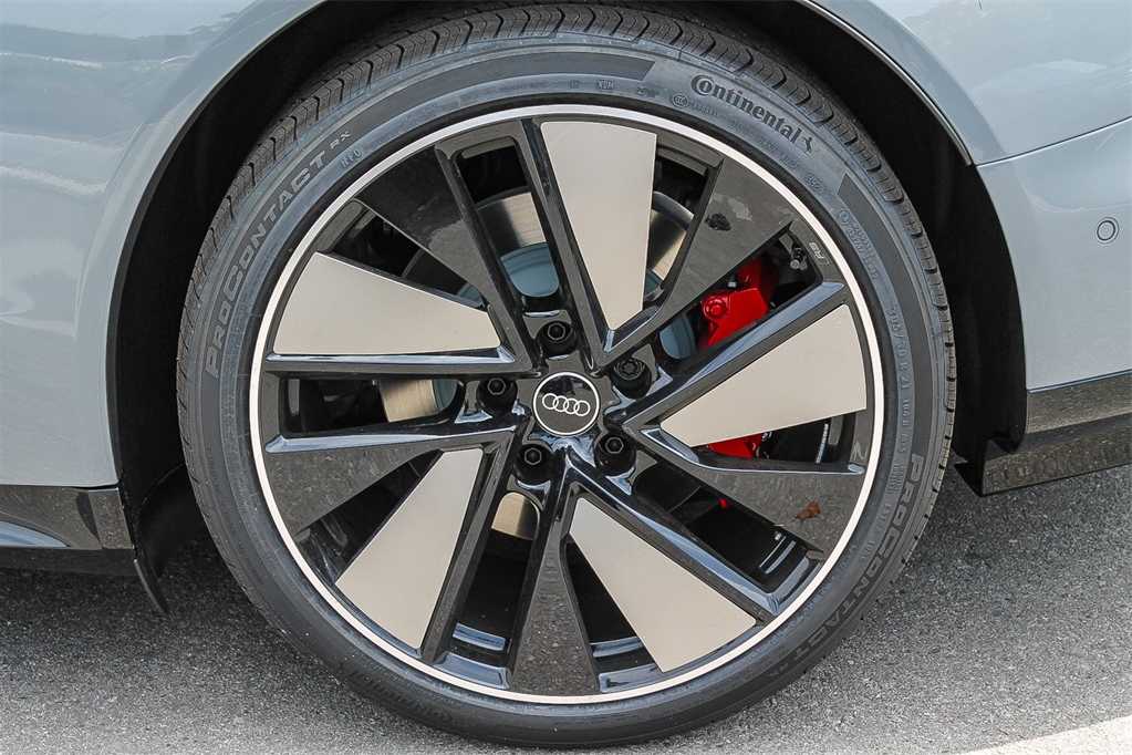 Thumbnail: 2025 Audi e-tron GT - 11