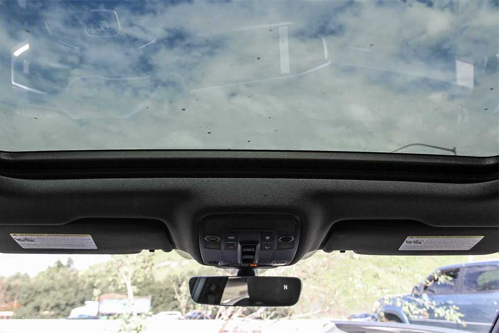 Thumbnail: 2025 Audi Q3 - 12