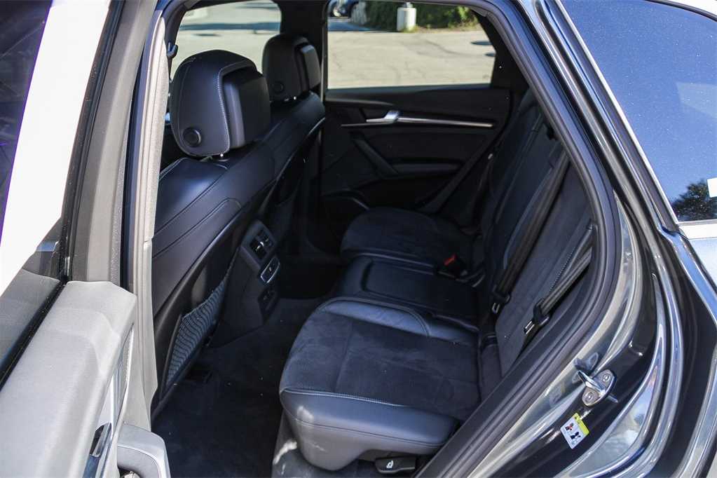 Thumbnail: 2022 Audi SQ5 - 17