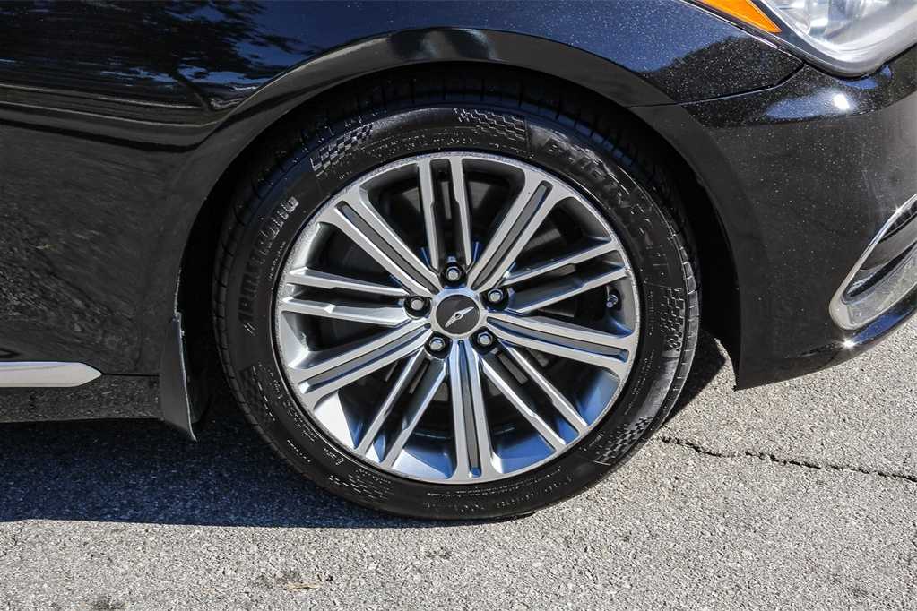 Thumbnail: 2018 Genesis G80 - 9