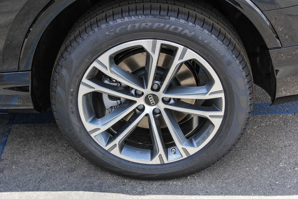 Thumbnail: 2026 Audi Q7 - 10