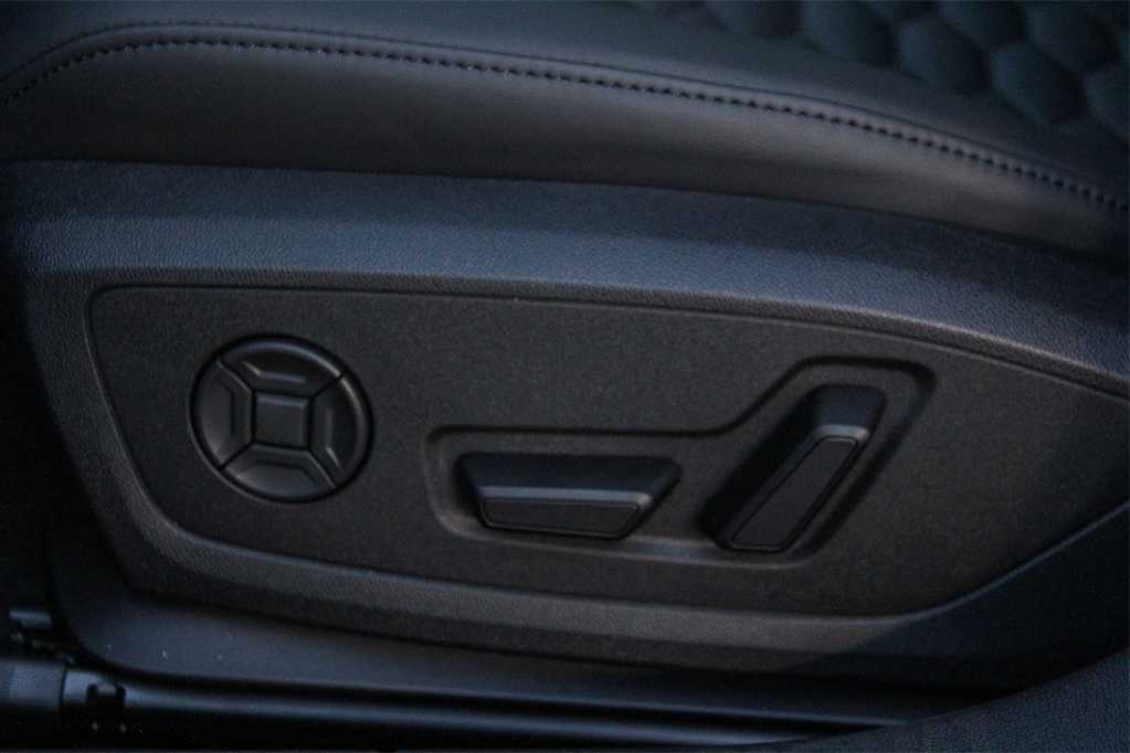 Thumbnail: 2026 Audi RS 3 - 21