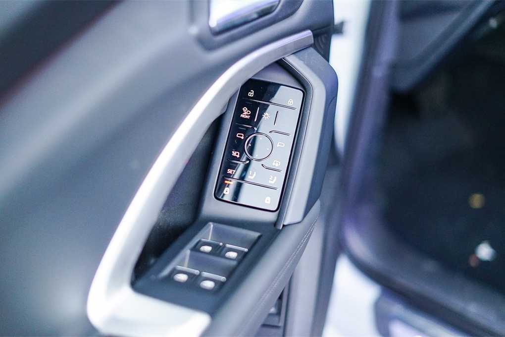 Thumbnail: 2025 Audi Q5 - 21