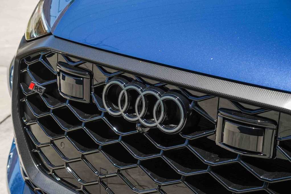 Thumbnail: 2026 Audi RS Q8 - 9