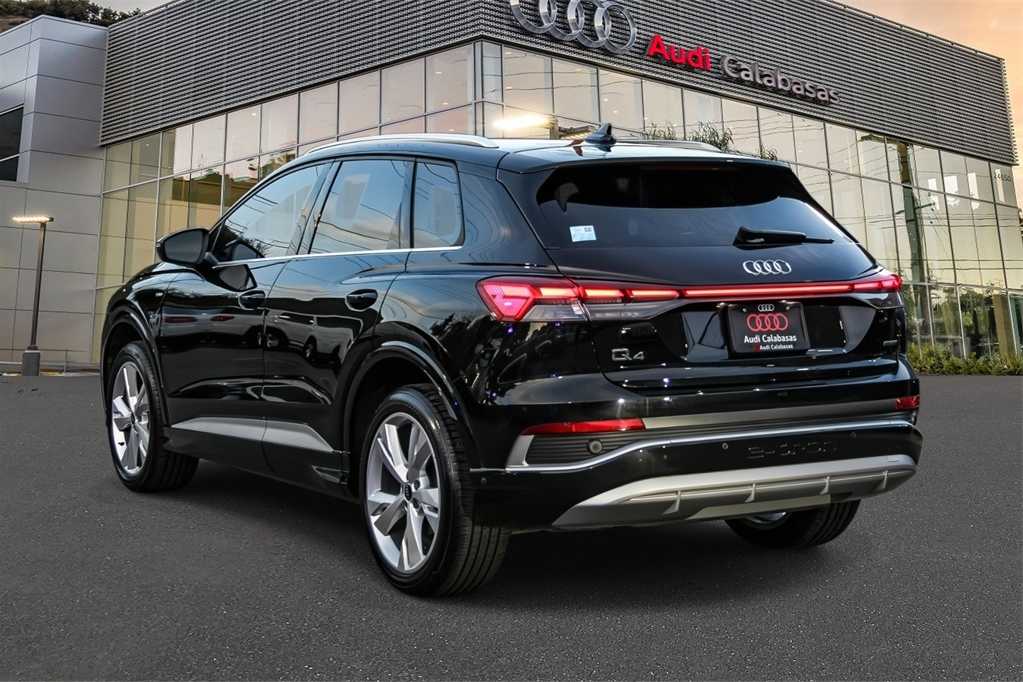 Thumbnail: 2023 Audi Q4 e-tron - 2