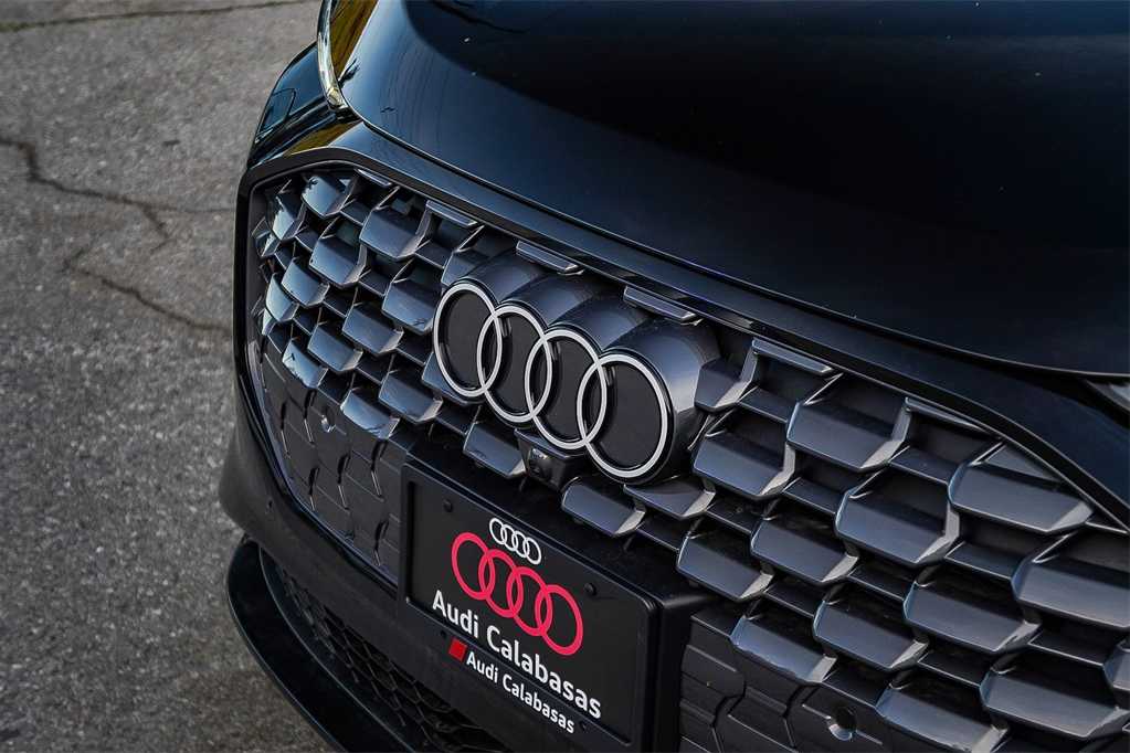 Thumbnail: 2025 Audi Q5 - 9