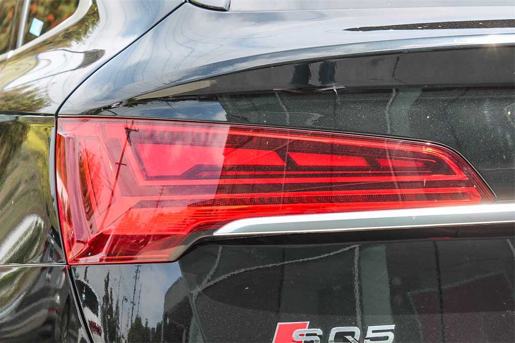 Thumbnail: 2024 Audi SQ5 - 7