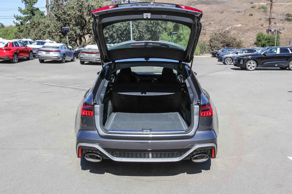 Thumbnail: 2026 Audi RS 6 - 26