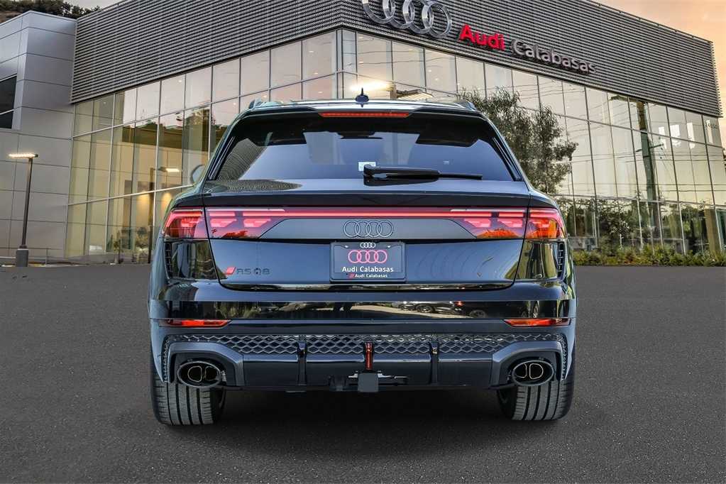 Thumbnail: 2026 Audi RS Q8 - 3