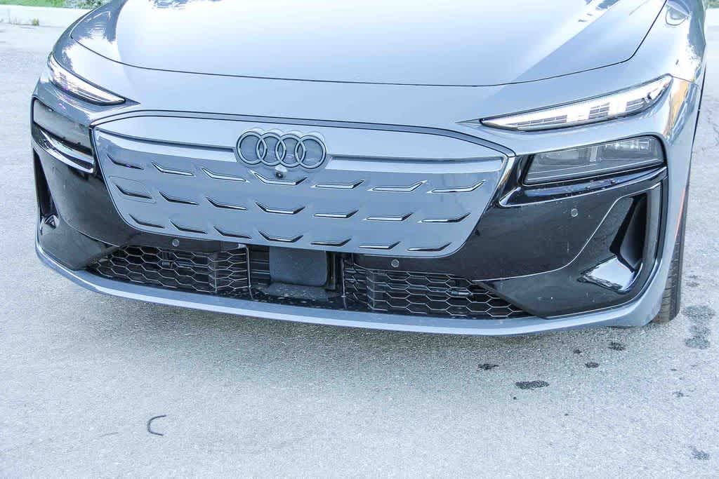 Thumbnail: 2025 Audi e-tron S - 8