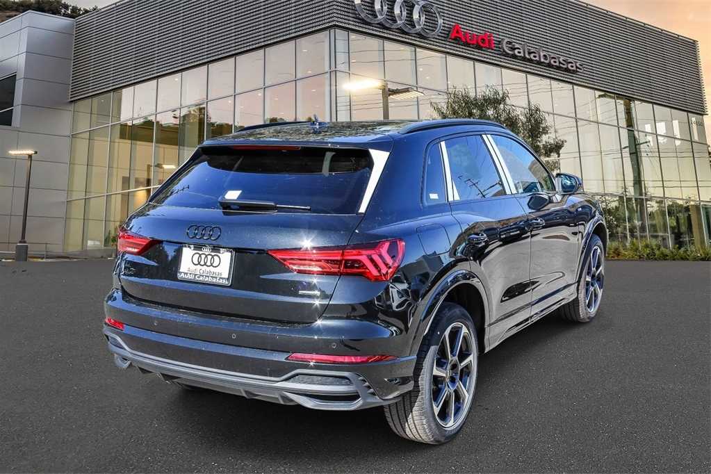 Thumbnail: 2025 Audi Q3 - 4