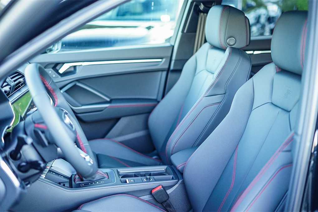 Thumbnail: 2025 Audi Q3 - 17