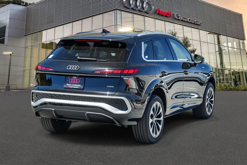 Thumbnail: 2026 Audi Q3 - 4