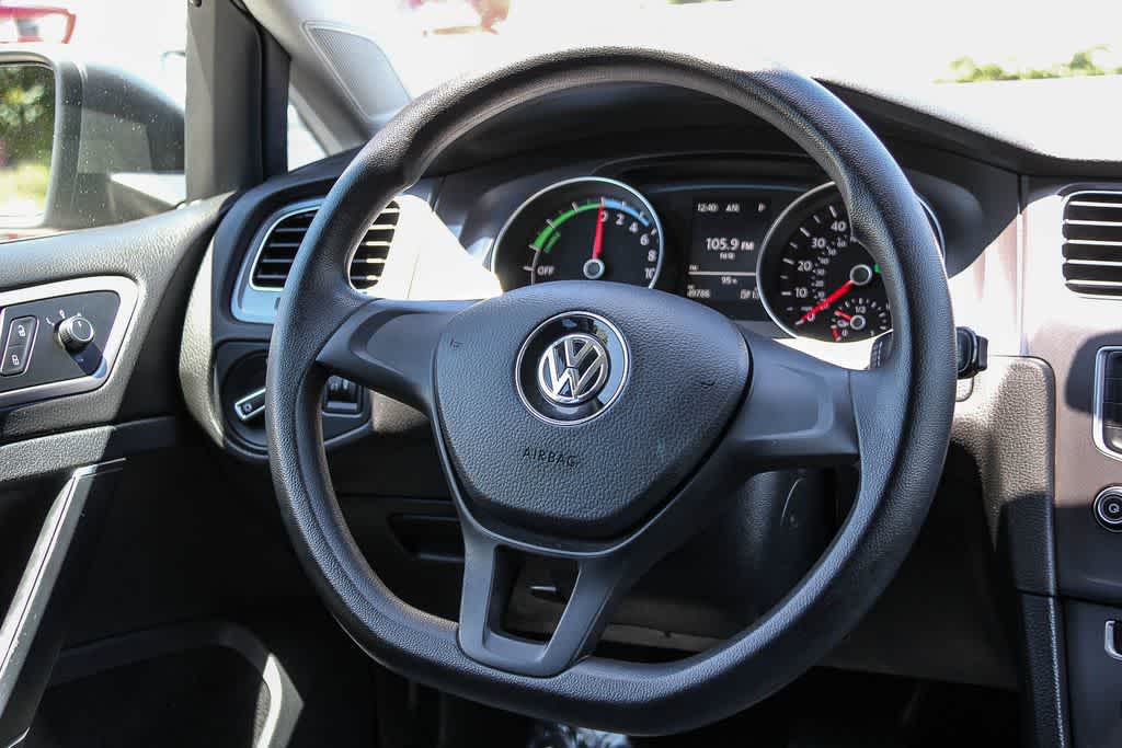 Thumbnail: 2015 Volkswagen e-Golf - 15