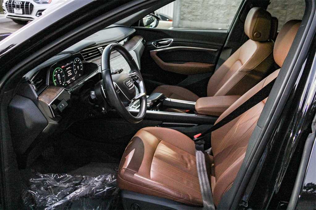 Thumbnail: 2022 Audi e-tron - 19