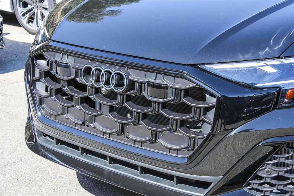 Thumbnail: 2025 Audi Q8 - 7