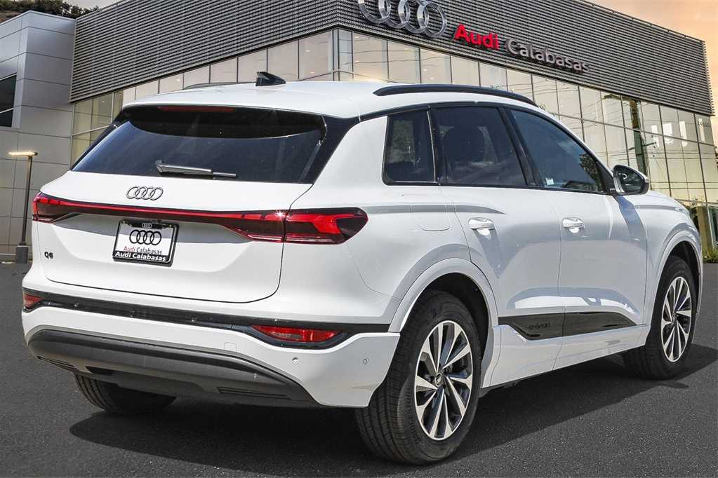 2025 Audi Q6 E-tron Premium photo 4