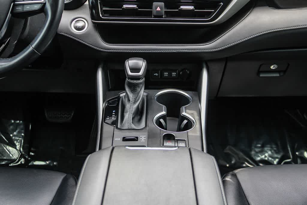 Thumbnail: 2021 Toyota Highlander - 14