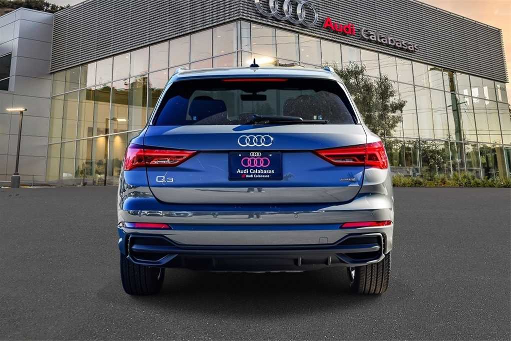 Thumbnail: 2025 Audi Q3 - 3