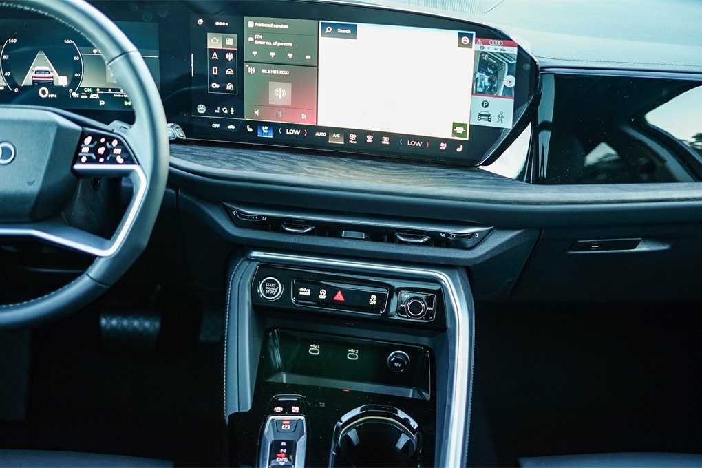 Thumbnail: 2025 Audi Q5 - 13