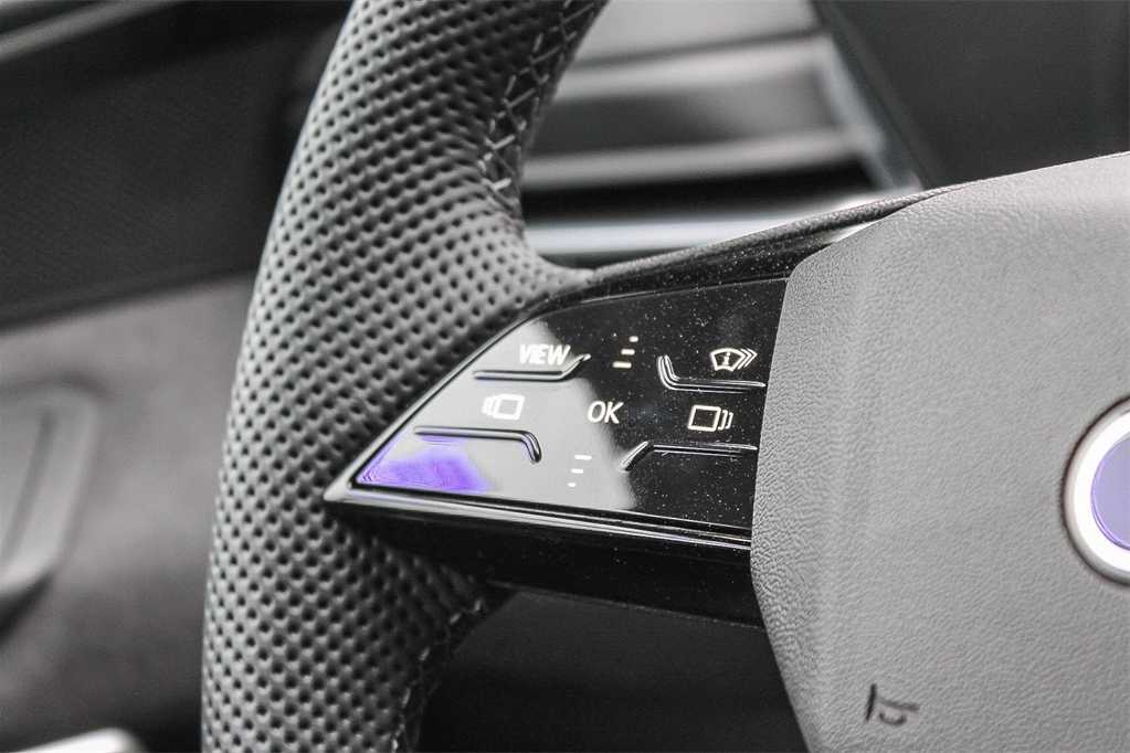 Thumbnail: 2025 Audi SQ5 - 16