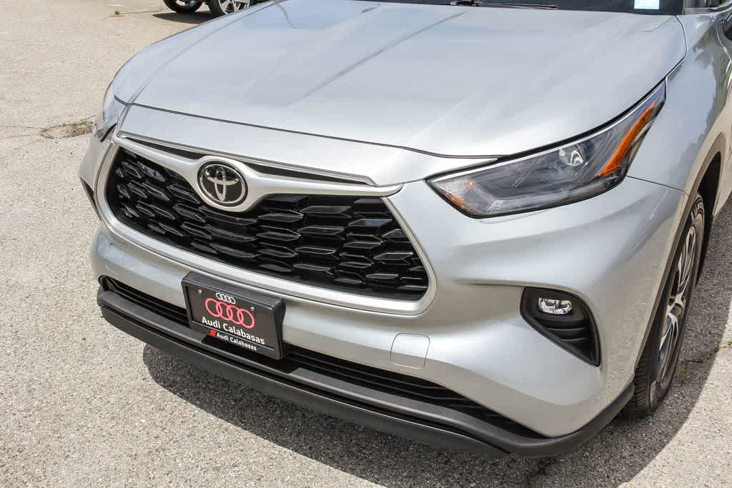 Thumbnail: 2021 Toyota Highlander - 8