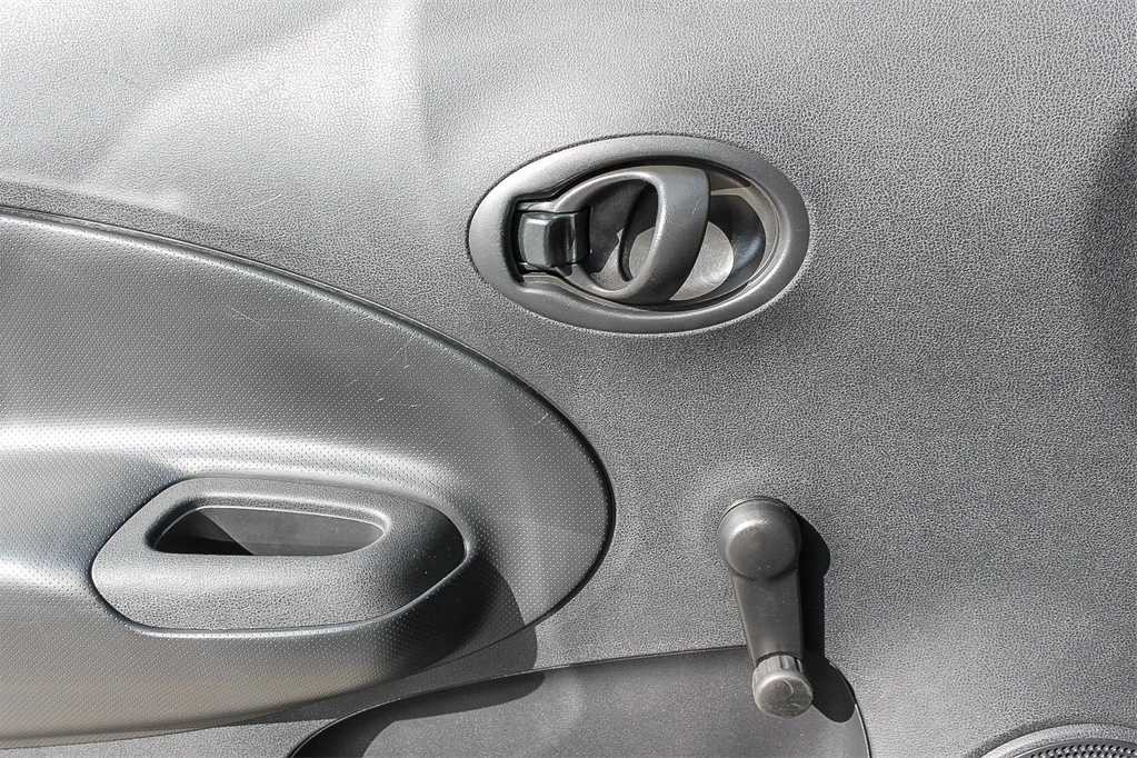 Thumbnail: 2015 Nissan Versa Note - 22