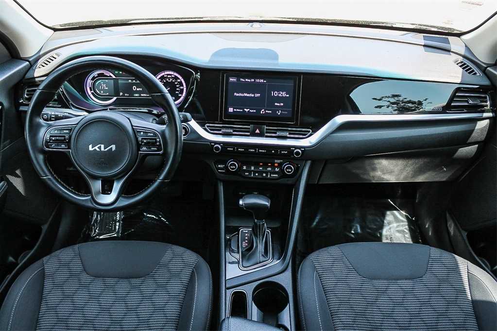 Thumbnail: 2022 Kia Niro - 12