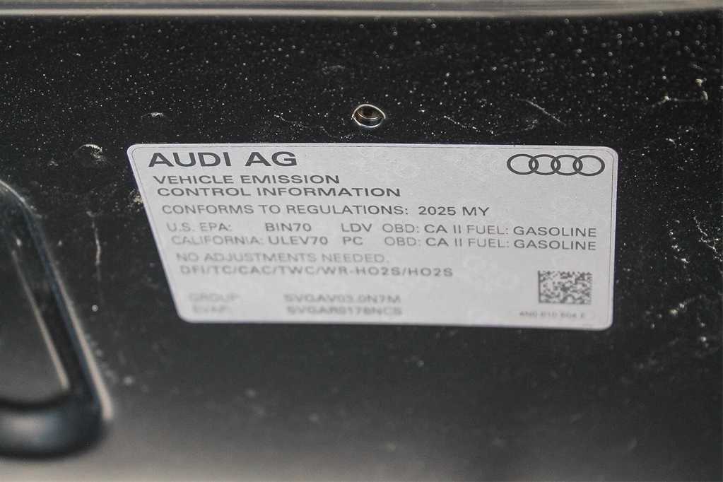 Thumbnail: 2025 Audi A8 - 31